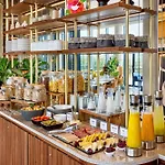 ホテル Courtyard By Marriott Lyon Eurexpo Stadium ジュナ