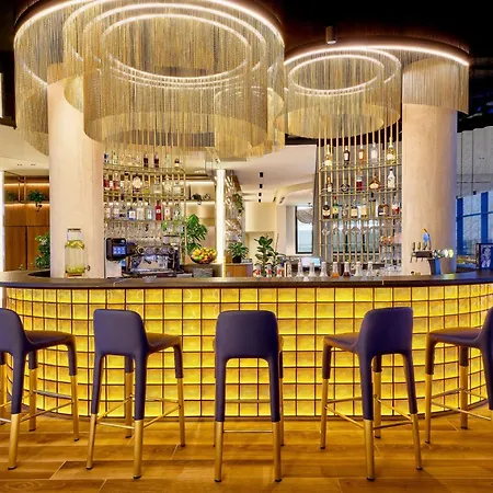 Courtyard By Marriott Lyon Eurexpo Stadium Ξενοδοχείο 4*