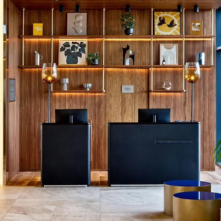 Courtyard By Marriott Lyon Eurexpo Stadium 4* Жена