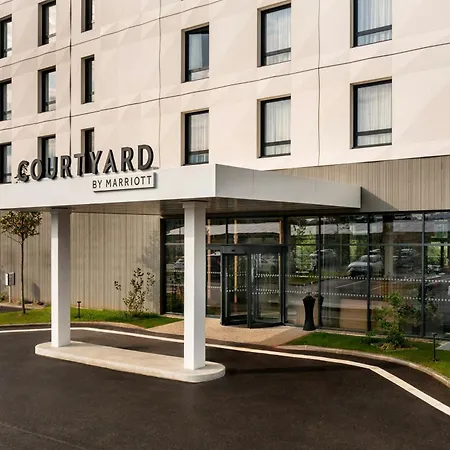 ホテル Courtyard By Marriott Lyon Eurexpo Stadium *