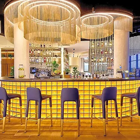 ホテル Courtyard By Marriott Lyon Eurexpo Stadium
