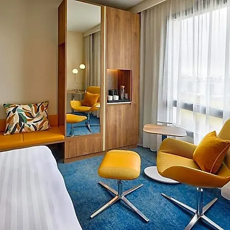 ホテル Courtyard By Marriott Lyon Eurexpo Stadium ジュナ