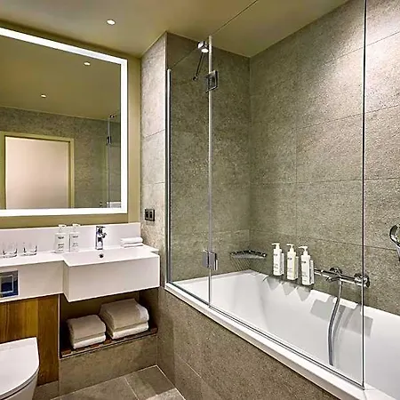 Courtyard By Marriott Lyon Eurexpo Stadium ホテル