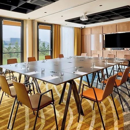 ホテル Courtyard By Marriott Lyon Eurexpo Stadium